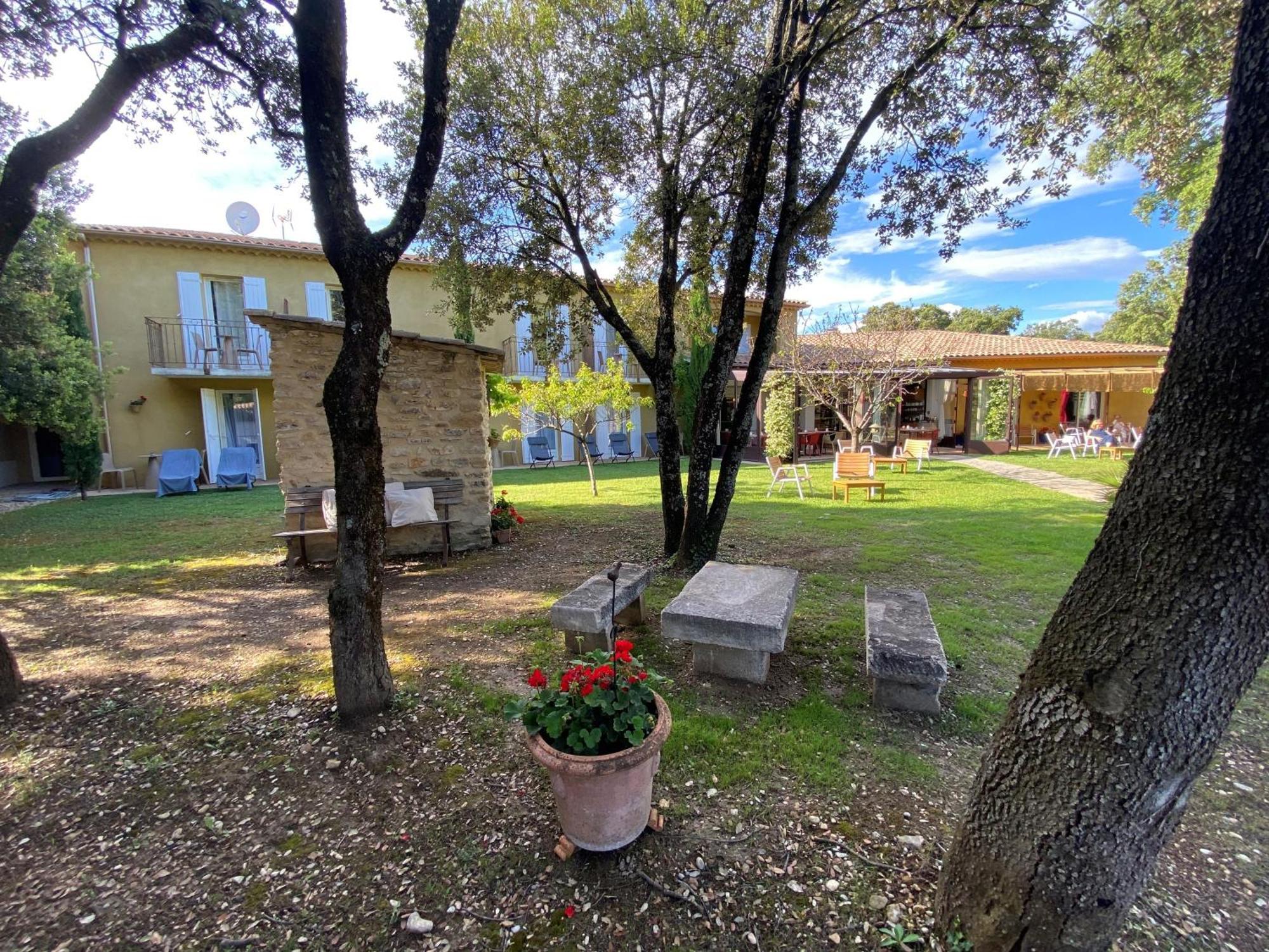 Logis La Bastide De Grignan Hotel & Restaurant "La Chenaie" Exterior photo