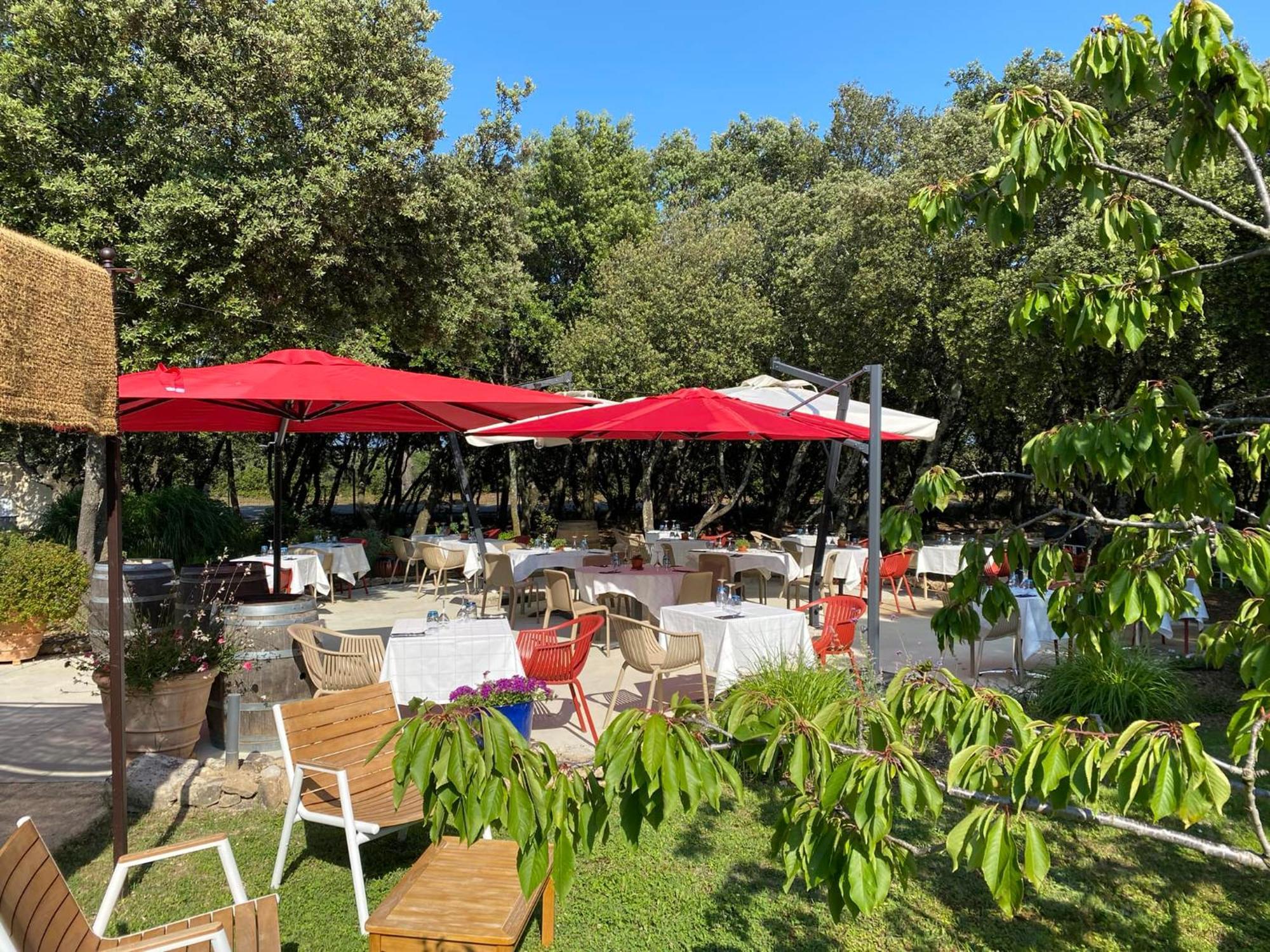 Logis La Bastide De Grignan Hotel & Restaurant "La Chenaie" Exterior photo