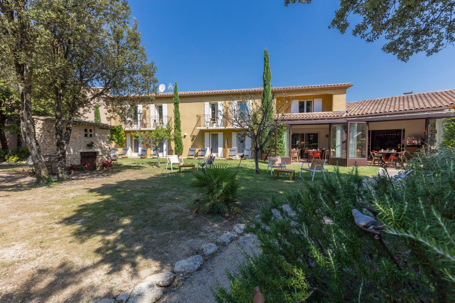 Logis La Bastide De Grignan Hotel & Restaurant "La Chenaie" Exterior photo