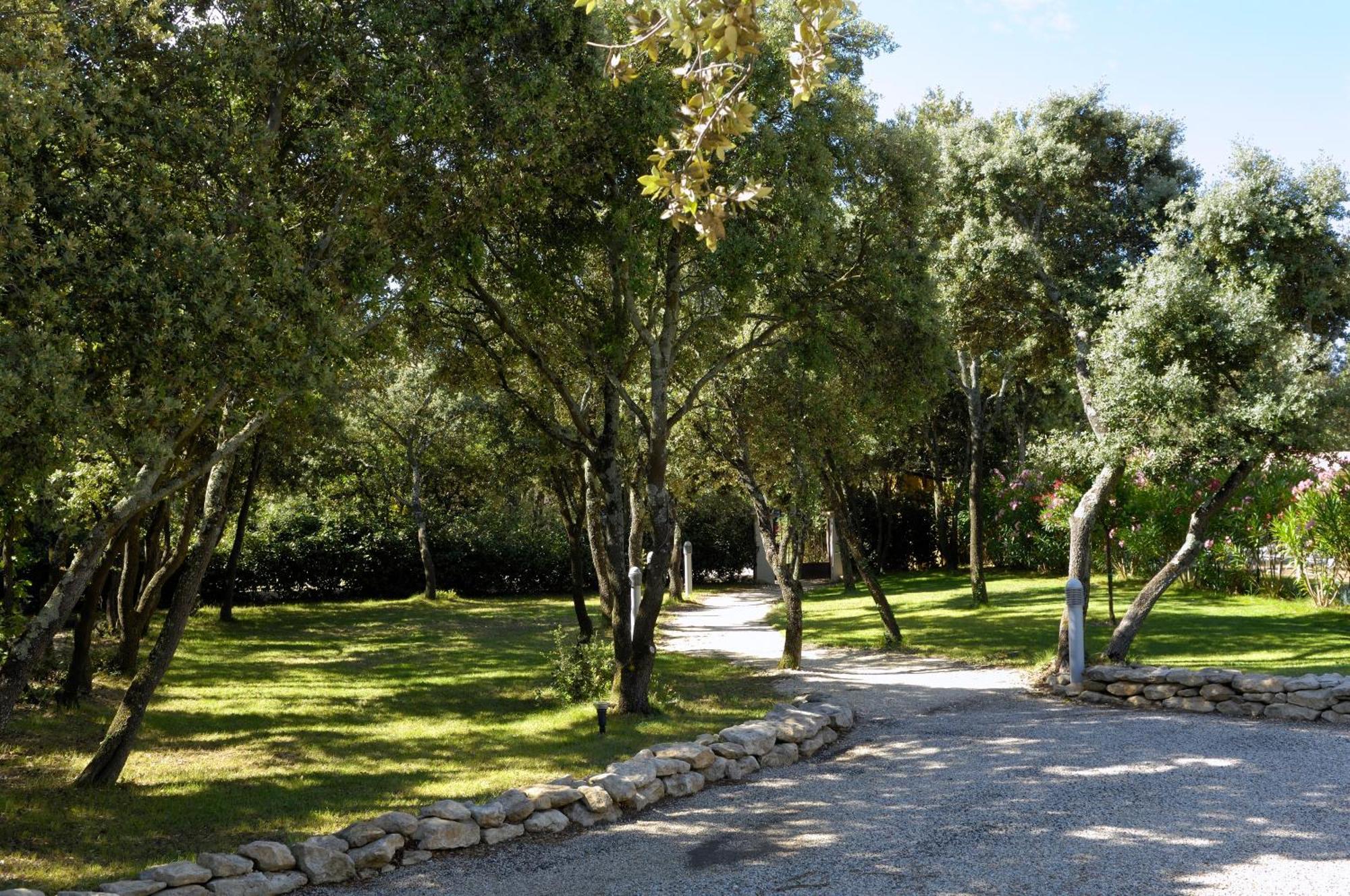 Logis La Bastide De Grignan Hotel & Restaurant "La Chenaie" Exterior photo